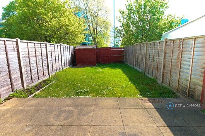 1 Bedroom Flat To Rent In Simmonds Close, Bracknell, RG42