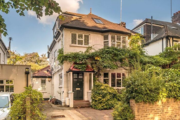 3 Bedroom Detached House For Sale In Park Road, Chiswick, W4