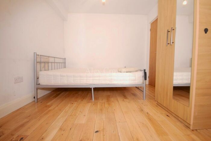 Studio To Rent In Holloway Road, London N19