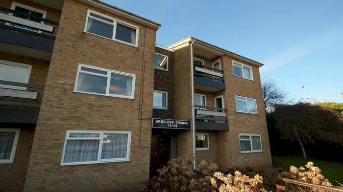2 Bedroom Flat To Rent In Arncliffe Grange, Leeds, LS17