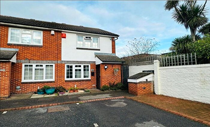 2 Bedroom End Terrace House For Sale In Muncies Mews, London, SE6