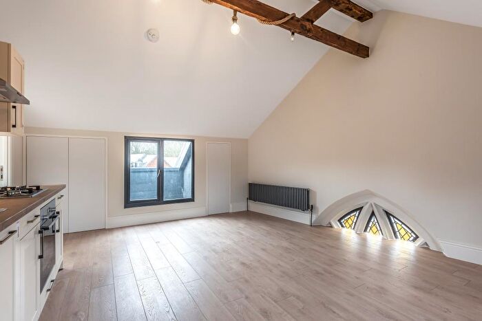 2 Bedroom Apartment To Rent In Chesham, Buckinghamshire, HP5