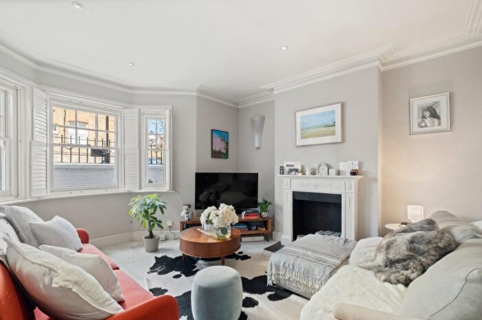 1 Bedroom Flat For Sale In Vera Road, Fulham, SW6