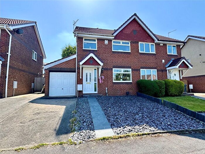 3 Bedroom Semi Detached House For Sale In Luzley Brook Road, Royton, Oldham, Greater Manchester, OL2
