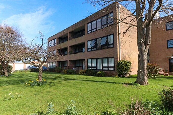 2 Bedroom Flat For Sale In Lyell Court, Birchington, Kent, CT7