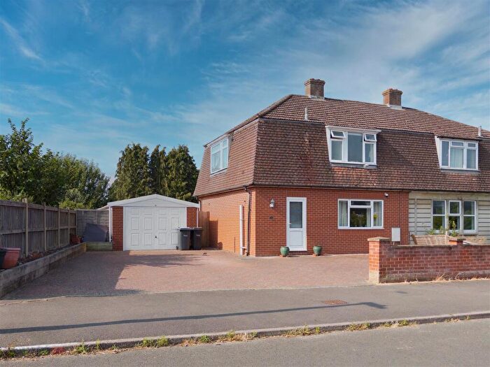 3 Bedroom Semi Detached House For Sale In Waverley Gardens, Melksham, SN12