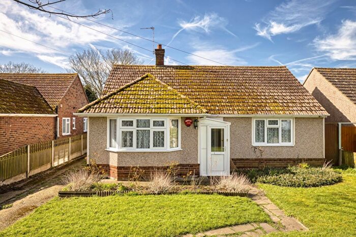 2 Bedroom Bungalow For Sale In Old Green Road, Broadstairs, Kent, CT10