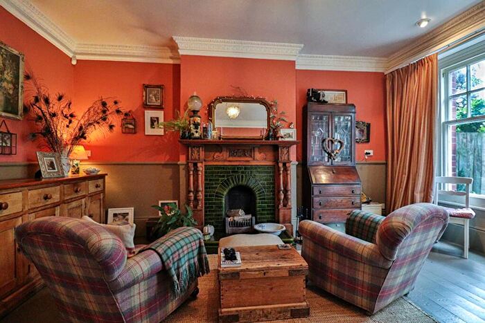 8 Bedroom Terraced House For Sale In Newton House, DL2