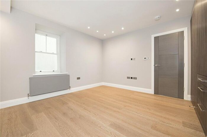 2 Bedroom Apartment To Rent In Lyndhurst Road, London, NW3
