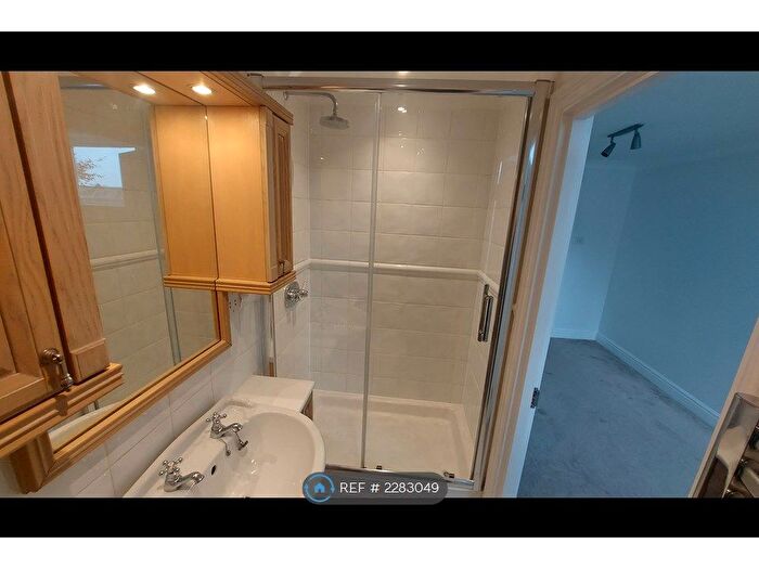 3 Bedroom Flat To Rent In Chiltern House, Harrow On The Hill, HA1