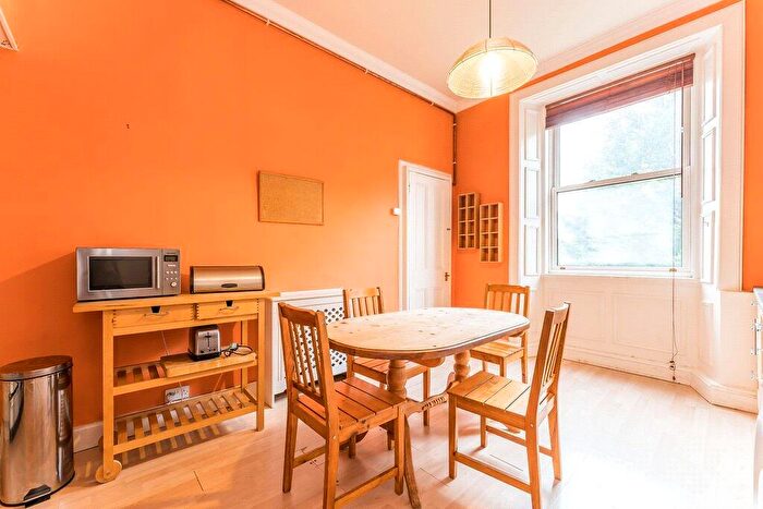 1 Bedroom Flat To Rent In Morningside Road, Edinburgh, EH10