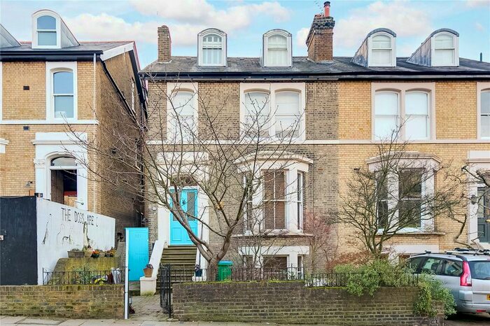 1 Bedroom Flat To Rent In Onslow Road, Richmond, Surrey, TW10