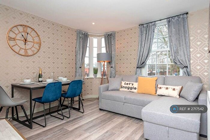 2 Bedroom Flat To Rent In High Street, Cheltenham, GL50