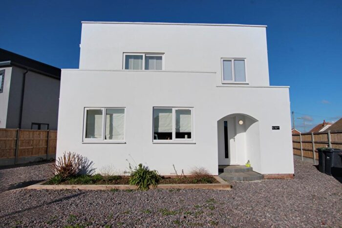 4 Bedroom Detached House To Rent In Bosmere Road - Hayling Island - Unfurnished, PO11