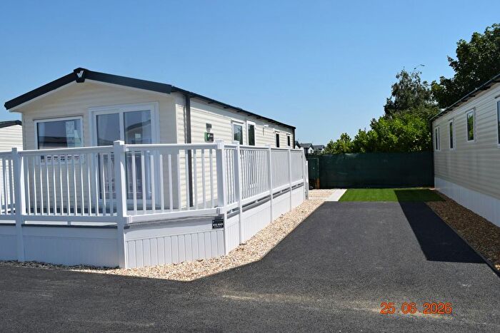 2 Bedroom Park Home To Rent In Bristol Road, Edithmead, Highbridge, TA9