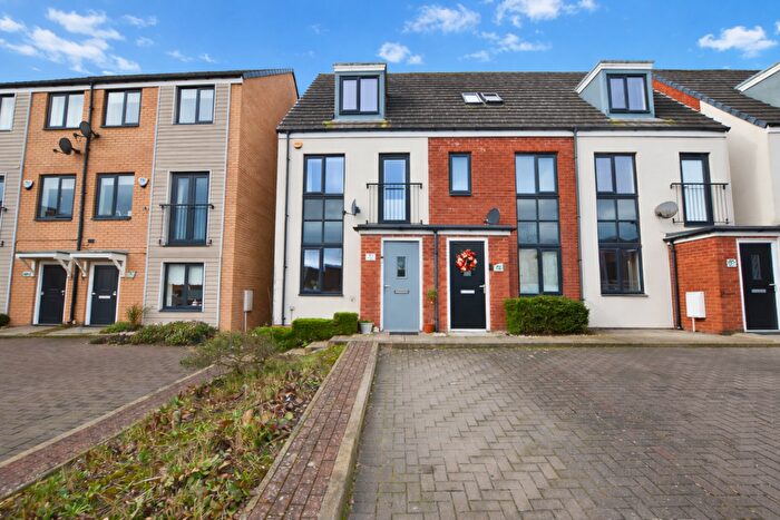 3 Bedroom Town House For Sale In Elmwood Park Court, Newcastle Great Park, NE13