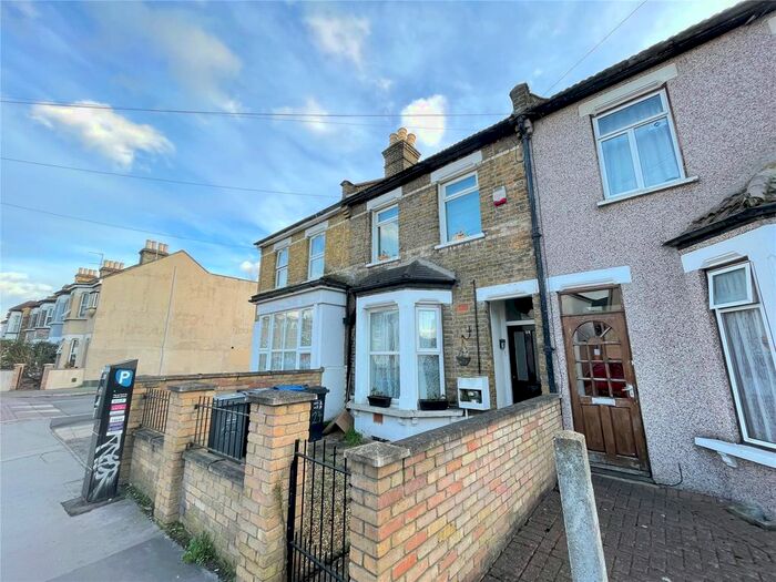 1 Bedroom Flat To Rent In Leslie Park Road, Croydon, Surrey, CR0