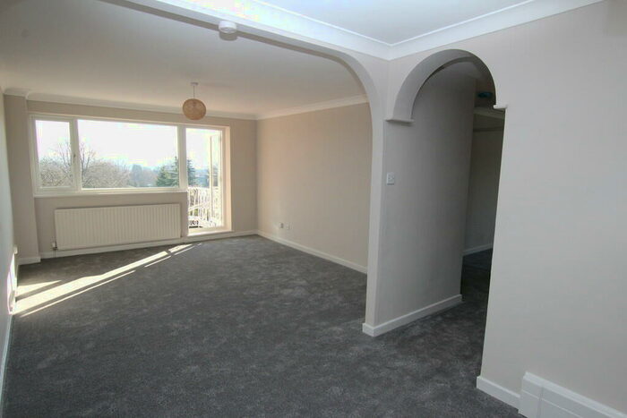 2 Bedroom Apartment To Rent In Cedar Lodge, Tunnel Road, The Park, NG7