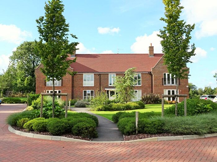 2 Bedroom Flat To Rent In Langmore Lane, Lindfield, RH16