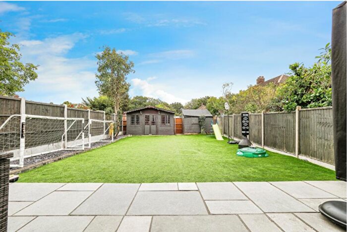3 Bedroom Detached House To Rent In Sudbury Close, Romford, RM3