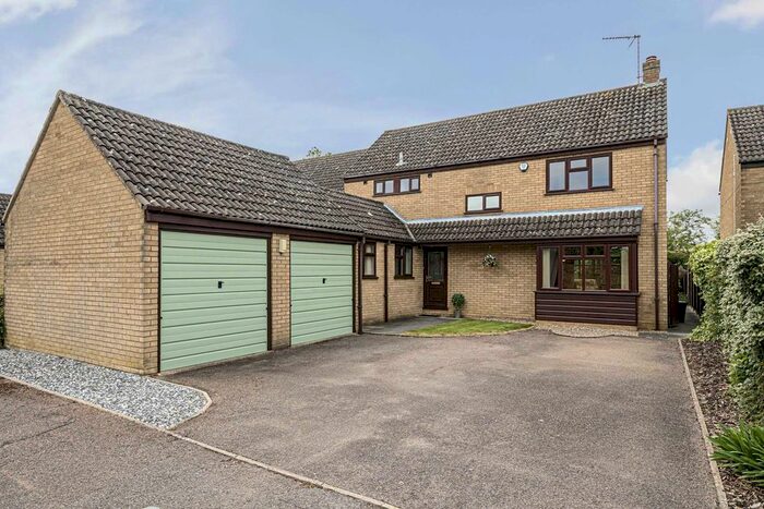 4 Bedroom Detached House For Sale In Brittons Close, Sharnbrook, MK44