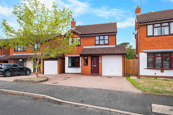 4 Bedroom Detached House For Sale In Oasthouse Close, Stoke Heath, Bromsgrove, B60