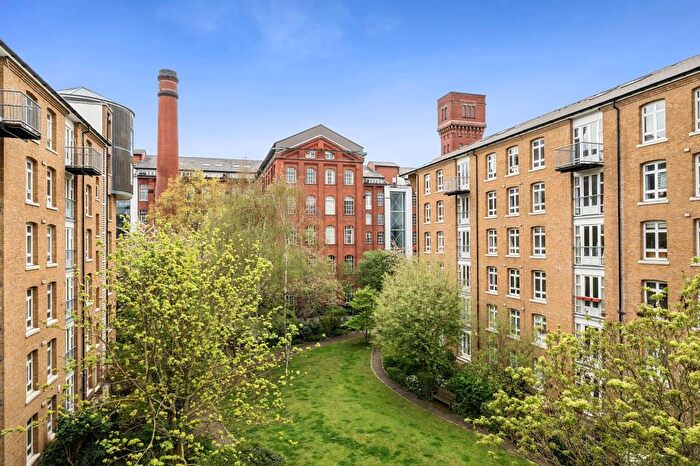 2 Bedroom Flat For Sale In Fairfield Road, Bow Quarter, E3