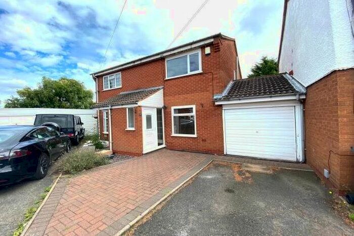 2 Bedroom Semi-Detached House To Rent In Fellbrook Close, Birmingham, B33