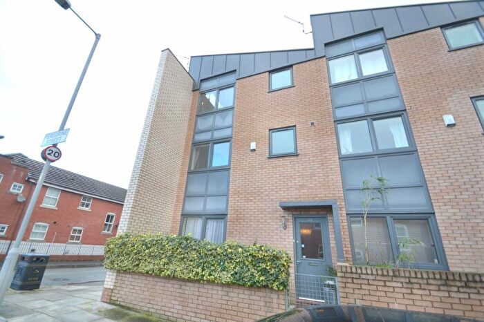 3 Bedroom Town House To Rent In Peregrine Street, Hulme, Manchester, M15