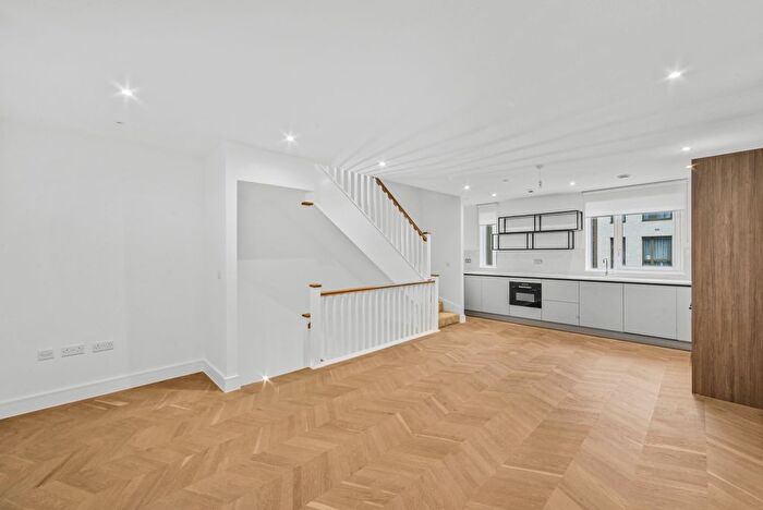 3 Bedroom Terraced House To Rent In Baldwin Lane, London, SE3