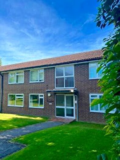 2 Bedroom Flat To Rent In London Road, East Grinstead, RH19