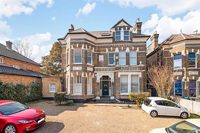 2 Bedroom Flat For Sale In Harold Road, Crystal Palace, London, SE19