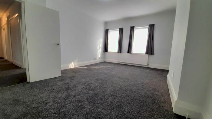 4 Bedroom Flat To Rent In Golders Green Road, Golders Green, NW11