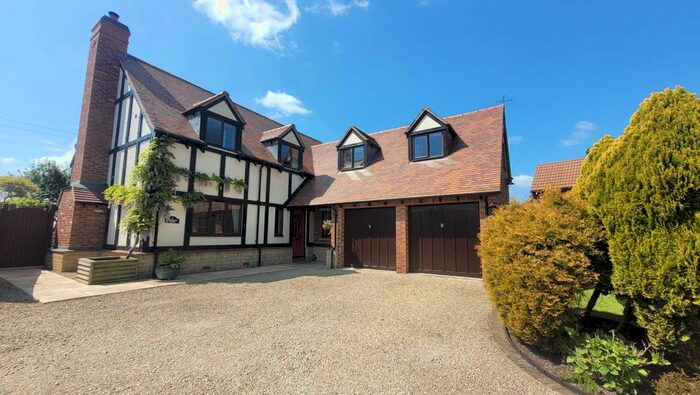 4 Bedroom Detached House For Sale In Pamington Lane, Pamington, Tewkesbury, Gloucestershire, GL20