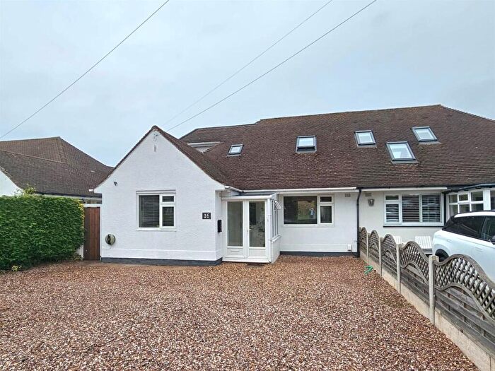 4 Bedroom Semi-Detached Bungalow For Sale In Glenside Avenue, Solihull, B92
