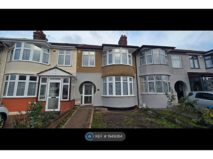 4 Bedroom Terraced House To Rent In Brampton Road, London, NW9