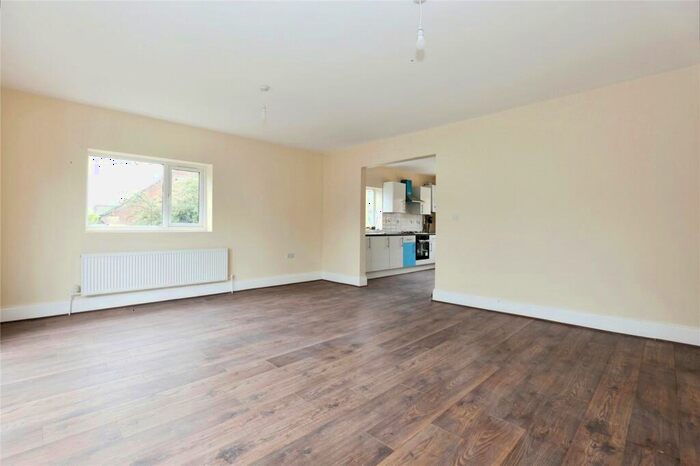 2 Bedroom Bungalow For Sale In Rochester Way, Twyford, Banbury, Oxfordshire, OX17