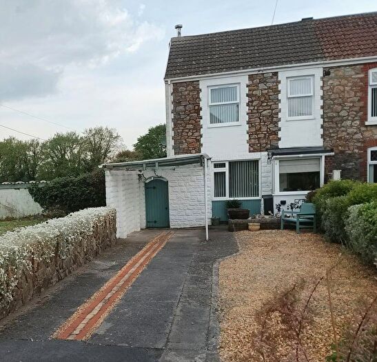 3 Bedroom Semi Detached House For Sale In Llangadog Road, Mynyddygarreg, Kidwelly, SA17
