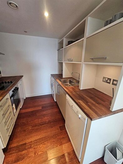 2 Bedroom Apartment To Rent In Old Hall Street, Liverpool, L3