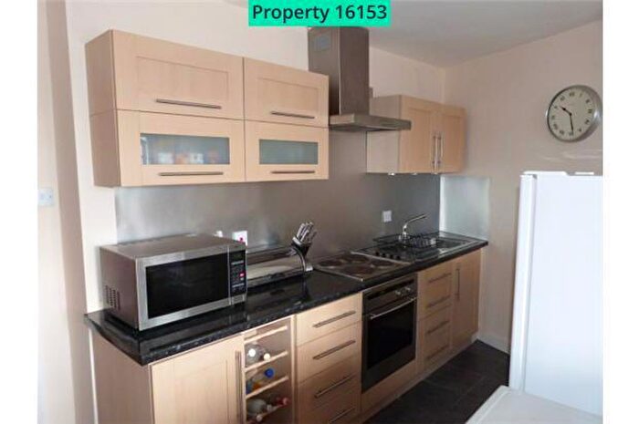 3 Bedroom Flat To Rent In Wetherby Road, Leeds, LS17