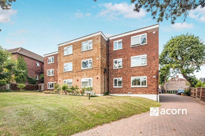 2 Bedroom Flat To Rent In Ravensbourne Park Crescent, London, SE6