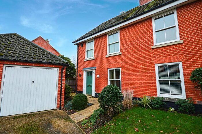 3 Bedroom Semi-Detached House To Rent In Holt, NR25