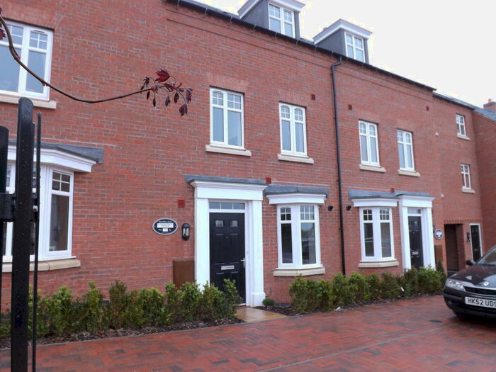 4 Bedroom Town House To Rent In Olympic Way, Hinckley, LE10