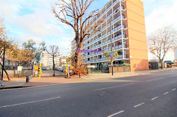 2 Bedroom Flat For Sale In Trinity Garden, Canning Town, E16