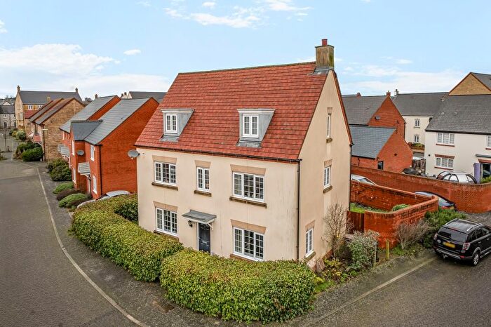 5 Bedroom Detached House For Sale In Catterick Road, Kingsmere, Bicester, Oxfordshire, OX26