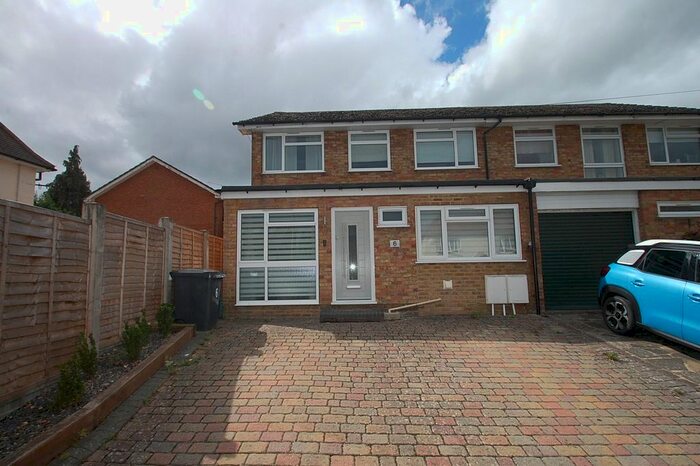 4 Bedroom End Of Terrace House To Rent In Lovel Road, Chalfont St Peter, Buckinghamshire, SL9