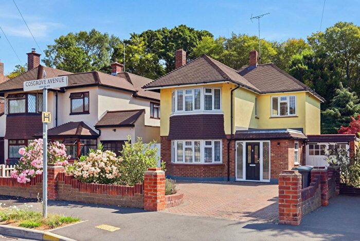 3 Bedroom Detached House For Sale In Cosgrove Avenue, Leigh-On-Sea, SS9
