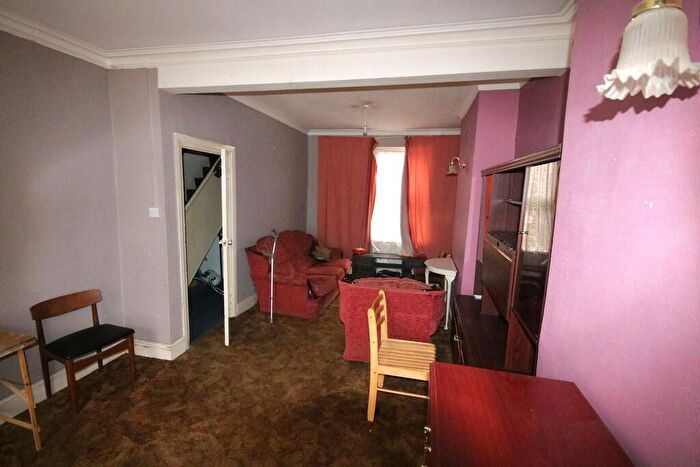 3 Bedroom Terraced House For Sale In Baxendale Street, Bethnal Green, E2