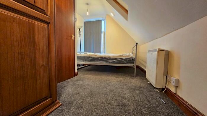 1 Bedroom Flat To Rent In City Road, Cathays, Cardiff, CF24