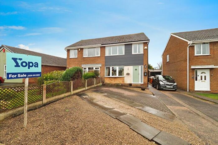 3 Bedroom Semi-Detached House For Sale In Sherwood Way, Nottingham, NG16